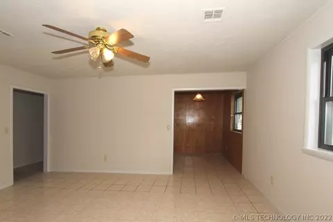 9410 E 49th St, Tulsa, OK 74145 photo 6