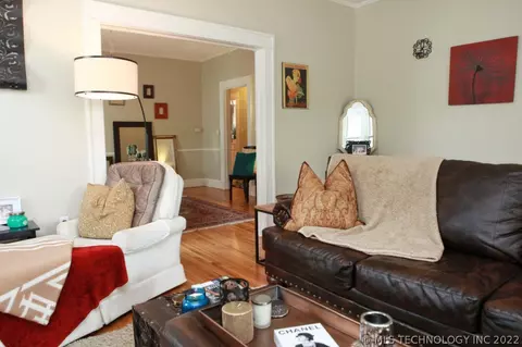 1820 E 16th Pl, Tulsa, OK 74104 photo 9