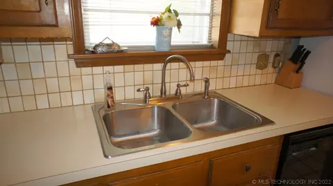 9649 E 27th St, Tulsa, OK 74129 photo 15