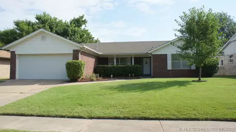 9649 E 27th St, Tulsa, OK 74129 photo 1