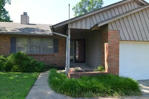 6788 E 26th Pl, Tulsa, OK 74129 photo 3