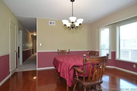 6788 E 26th Pl, Tulsa, OK 74129 photo 13