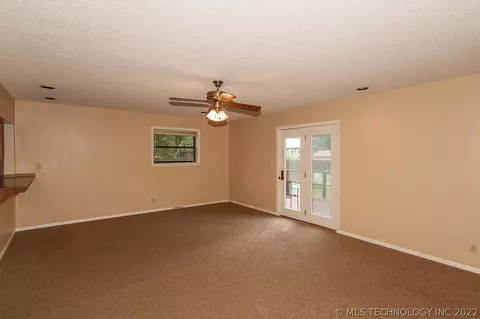 1583 E 59th Pl, Tulsa, OK 74105 photo 13