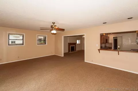 1583 E 59th Pl, Tulsa, OK 74105 photo 12