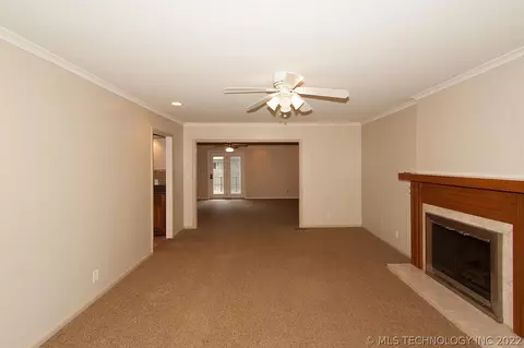 1583 E 59th Pl, Tulsa, OK 74105 photo 5