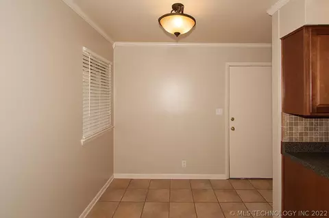 1583 E 59th Pl, Tulsa, OK 74105 photo 11