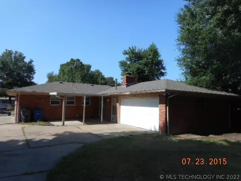 8719 E 46th Pl, Tulsa, OK 74145 photo 2