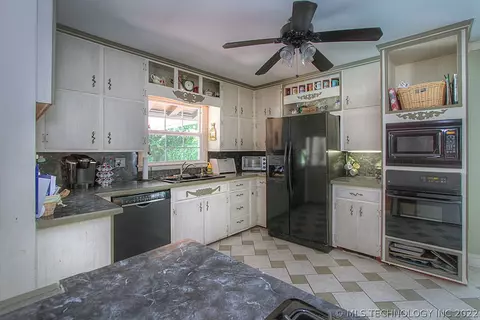 4658 E 55th Pl, Tulsa, OK 74135 photo 11