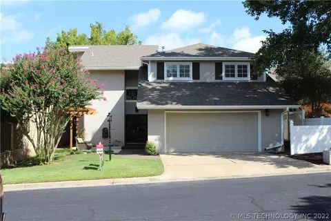 3811 E 64th Pl, Tulsa, OK 74136 photo 1
