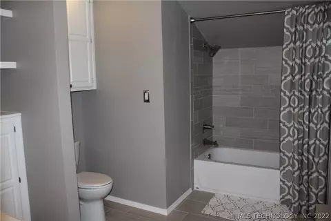3811 E 64th Pl, Tulsa, OK 74136 photo 24