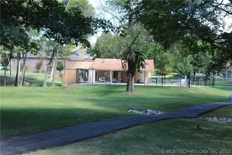 3811 E 64th Pl, Tulsa, OK 74136 photo 33