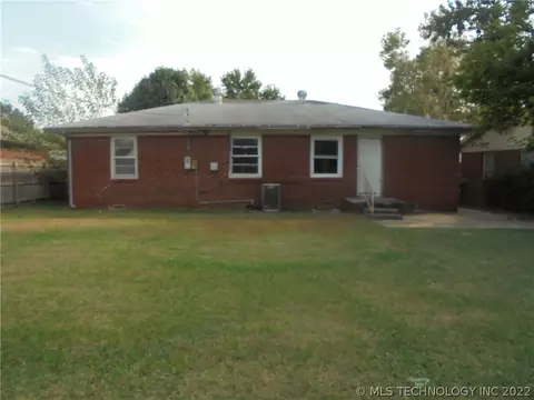 10945 E 4th St, Tulsa, OK 74128 photo 4