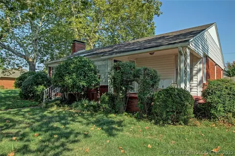 3703 E 24th St, Tulsa, OK 74114 photo 2