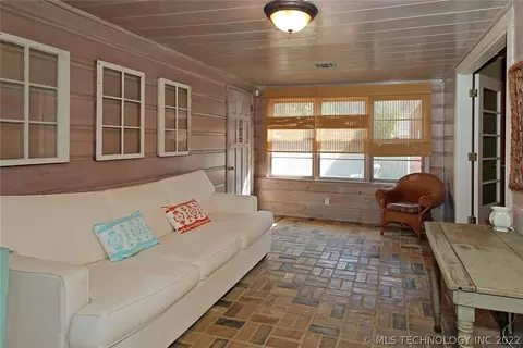 3703 E 24th St, Tulsa, OK 74114 photo 9