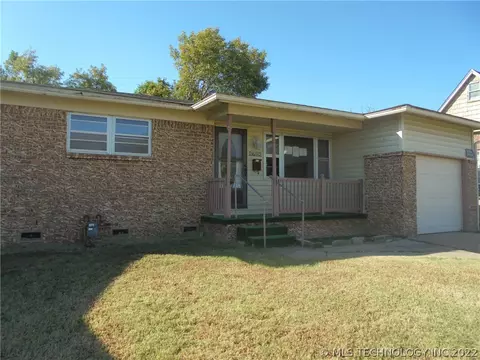 6726 E 10th St, Tulsa, OK 74112 photo 2