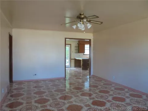 6726 E 10th St, Tulsa, OK 74112 photo 5