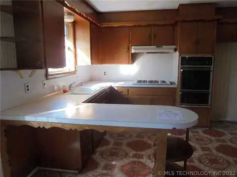 6726 E 10th St, Tulsa, OK 74112 photo 10