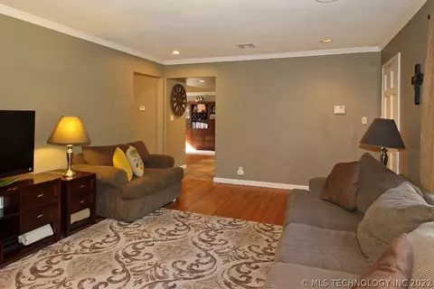 222 E 35th St, Tulsa, OK 74105 photo 6