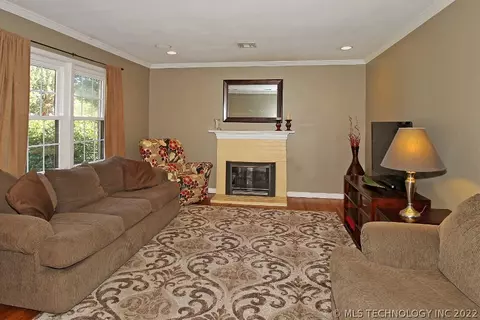 222 E 35th St, Tulsa, OK 74105 photo 4