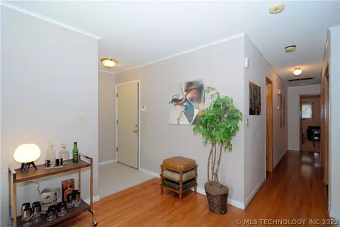 1588 E 59th Pl, Tulsa, OK 74105 photo 3