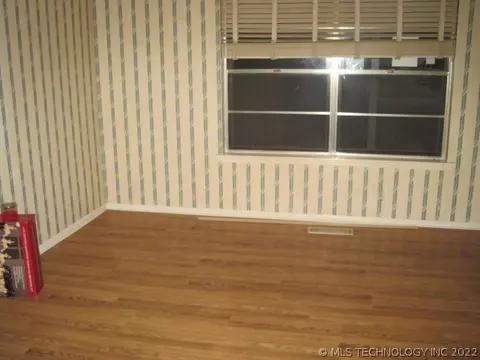 1746 E 56th St, Tulsa, OK 74105 photo 3