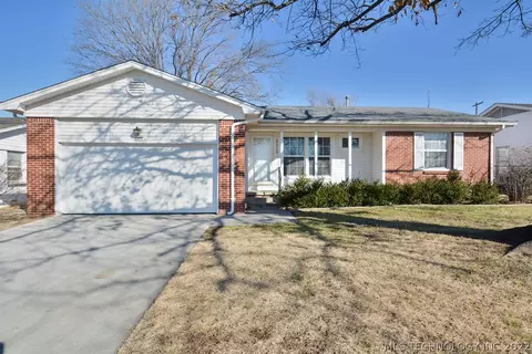 6773 E 28th Pl, Tulsa, OK 74129 photo 1