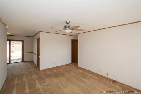 6773 E 28th Pl, Tulsa, OK 74129 photo 4