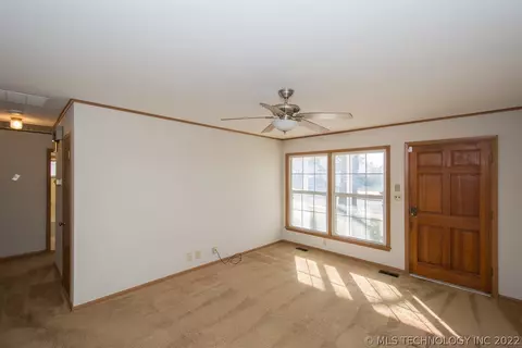 6773 E 28th Pl, Tulsa, OK 74129 photo 3