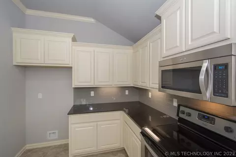 1136 E 146th Ct S, Glenpool, OK 74033 photo 11