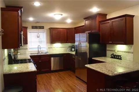 5343 E 28th St, Tulsa, OK 74114 photo 9
