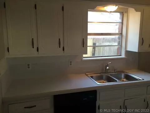11823 E 64th St, Broken Arrow, OK 74012 photo 4
