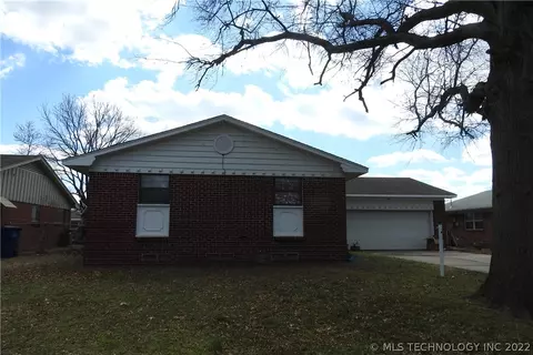 8536 E 38th St, Tulsa, OK 74145 photo 2