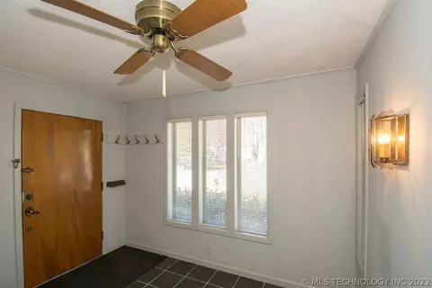 4012 E 25th Pl, Tulsa, OK 74114 photo 3