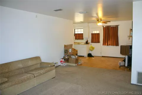 1082 E 144th Pl, Glenpool, OK 74033 photo 2