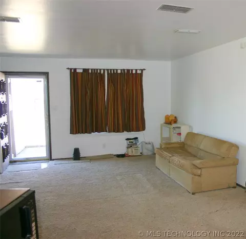1082 E 144th Pl, Glenpool, OK 74033 photo 3