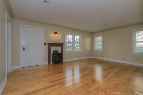 222 E 35th Pl, Tulsa, OK 74105 photo 12