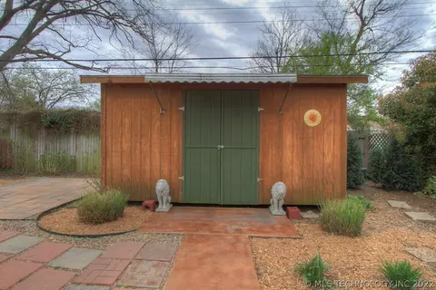 222 E 35th Pl, Tulsa, OK 74105 photo 24