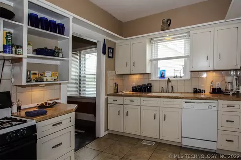 1935 E 13th Pl, Tulsa, OK 74104 photo 10