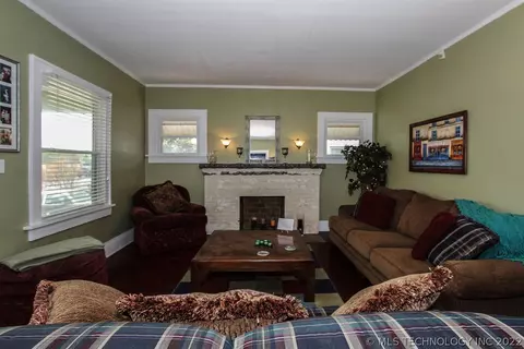 1935 E 13th Pl, Tulsa, OK 74104 photo 5