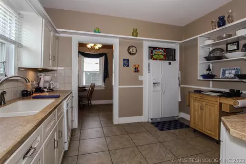 1935 E 13th Pl, Tulsa, OK 74104 photo 12