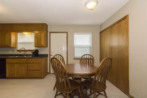 1044 E 144th Pl, Glenpool, OK 74033 photo 9