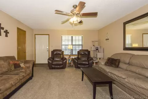 1044 E 144th Pl, Glenpool, OK 74033 photo 6