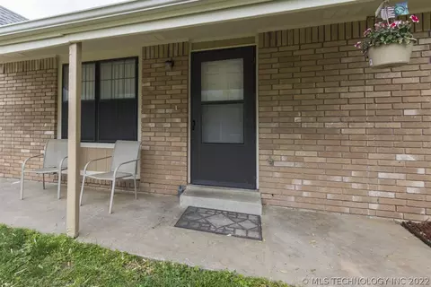 1044 E 144th Pl, Glenpool, OK 74033 photo 4