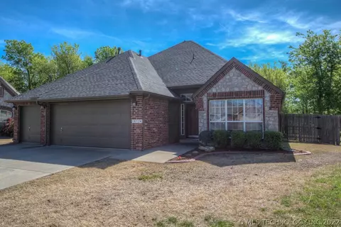 19724 E 50th St, Broken Arrow, OK 74014 photo 1