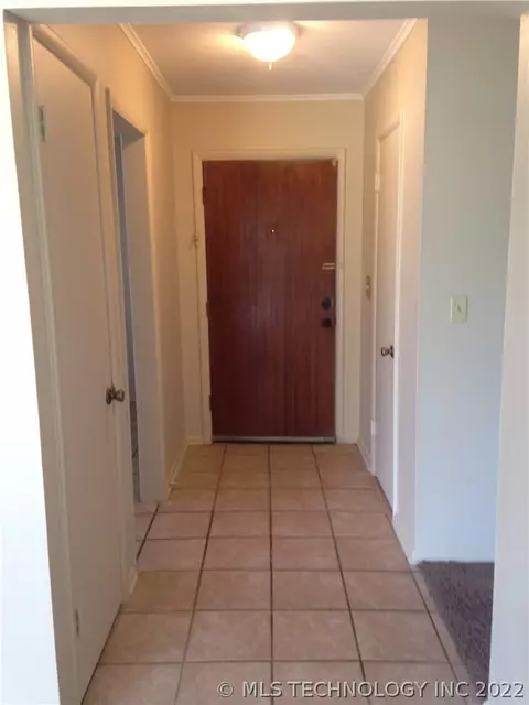 1558 E 59th St, Tulsa, OK 74105 photo 2