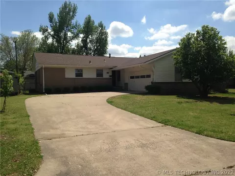 1558 E 59th St, Tulsa, OK 74105 photo 1