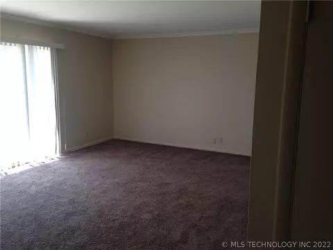 1558 E 59th St, Tulsa, OK 74105 photo 3