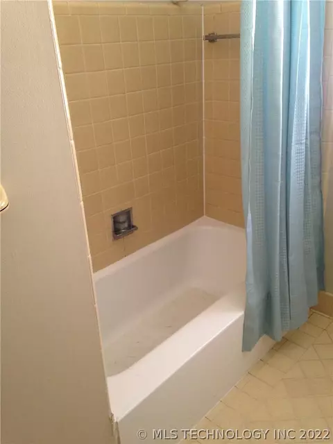 1558 E 59th St, Tulsa, OK 74105 photo 10
