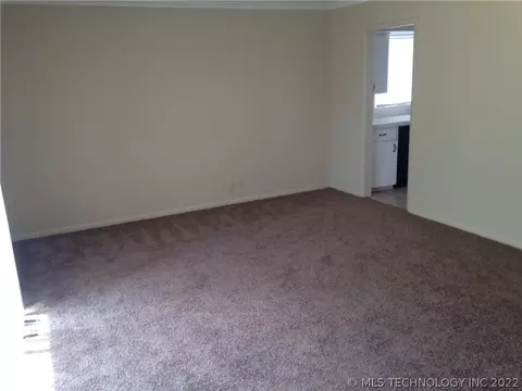 1558 E 59th St, Tulsa, OK 74105 photo 4