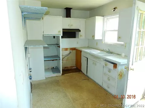 4244 E Young Pl, Tulsa, OK 74115 photo 6